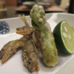 石葉 - 若鮎とたらの芽の衣揚げアップ