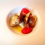 リオス ボングスタイオ - アクアパッツァ 鮮魚、アサリ、イタリア産オリーブ