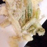 旬の野菜天ぷら盛り合わせ880円(税込968円）