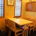 福寿司 - 店内（テーブル席）