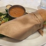 Buho Cocina Y Cantina - ベールに包まれたその姿