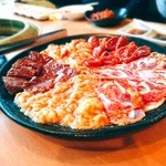 焼肉問屋 牛蔵 - 新鮮ホルモン系 ５種類盛り合わせ(４名用500g)    1600円(税別)