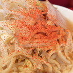 ラーメン二郎 - 一味投下