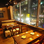 Takizen Hanare - コリドーの夜景が楽しめる窓際席には４～６名様用のＢＯＸ席を完備。
