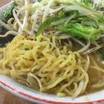 北海屋 - 2016年5月。札幌もやし味噌ラーメンは太麺にしました。