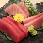 日本一寿司 - 本マグロ、赤身、中トロ、大トロ、マグロ三種盛り