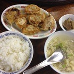 Tenka Chaya - 餃子定食
                        （通常750円→ランパスvol.5提示で500円）
                        ●ぎょうざ・ご飯・スープ・漬物