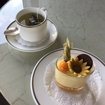 Executive Lounge - ケーキと紅茶