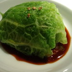 鴨のフォアグラキャベツ包みトリュフソース