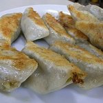すえみつ餃子 - 餃子は小ぶりですが12個あるので、しっかりおかずになります