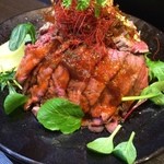 RED MOUNTAIN - コラボ丼大盛り
                      ローストビーフ側