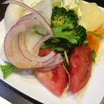 RED MOUNTAIN - 食べ放題のサラダ
                      野菜は新鮮です