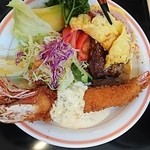 カフェレスト　日香木 - ハンバーグが隠れています。