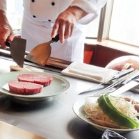 鉄板焼 赤坂 - お肉と野菜の準備完了。これから焼きます