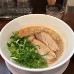 麺屋 やまひで - 鶏白湯醤油ラーメン