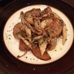 せたカフェキッチンぷらす - 北あかりときのこのバター醤油ソテー（580円）
