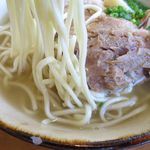 石垣島料理丸八 - 八重山ソーキそばの麺