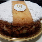 レ・ガトー - ラムレーズンのお菓子(378円)