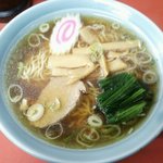 大吉 - ラーメン＋半カレーセット　￥７５０のラーメン