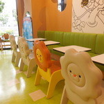 PON DE LION PARK by mister Donut  - イスも(^_^)/