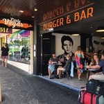Little Vegas Burger & Bar - エアリービーチの人気店！