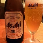 讃也 - ここはアサヒの瓶ビールでした。 うどんが出来上がるまでビールを楽しみました。 暑い日でしたから、グイグイ飲んじゃいました。 キリンだと、一気に無くなったかも知れませんが。(笑)