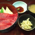 めぐみ鮨 - ランチの鉄火丼 800円