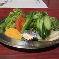 すき焼割烹 日山 - ビフテキコースに付くサラダ　自家製マヨネーズ＆岩塩