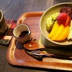 沙羅 - フルーツあんみつ　４００円
      この値段で黒蜜がつきます！