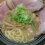 極麺 青二犀 - 鶏しょうゆチャーシュー1000円