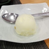 東鮨 新店 - ランチ　女性にはシャーベットのサービスが