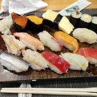 東鮨 新店 - 14貫　1000円のランチがこちら
                    