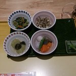 京菜味のむら - おばんさいの小鉢が4つ