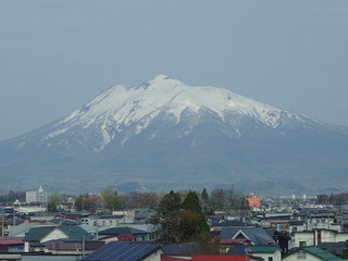 Kanda gawa - 朝見た岩木山