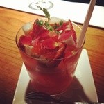 バー ポリス - イチゴのカクテル