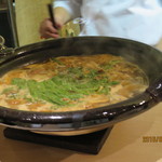 牡蠣と鯨の味噌鍋