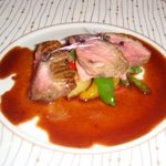 グランメゾン グラシアニ - 骨付きスーラン鴨（カナールデマレ）のロティ卓上燻製仕上げ