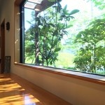木なら - 窓側カウンター席からの眺め♡
