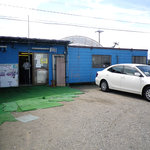 カシミール - お店の外観 入口（駐車場側）