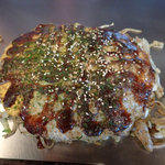仁輪加 - 「広島風お好み焼き　肉玉そば」（680円）（ソースは5種類から選択可。これはテングソース）