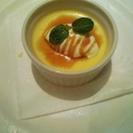 名古屋コーチン卵の濃厚プリン（609円）