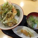 旬のうまいもん倶楽部 - この日のBランチ「えびと山菜のミックス天丼」550円