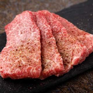 独自のルートで仕入れる上質なお肉を豊富にご用意！！