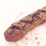 ラトリエ ドゥ プレジール - パン オ セーグル オ ノア エ レザン