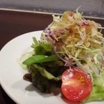ブッチャー - ◆共通：野菜サラダ・・天神店では別料金でしたけれど、こちらはセットに含まれます。
お肉を頂くときは「お野菜」が欲しくなりますので、良いですね。