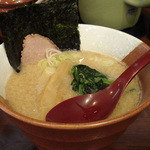 博多ラーメン とんこつ家 - とんこつ家 濃厚豚骨醤油 730円