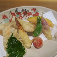 あなご料理 大金 - 天ぷらアップ　穴子だけでなく野菜も豊富