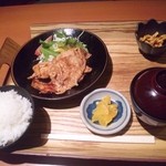 豆狸 - 豚ロースの生姜焼定食 770円