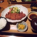 豆狸 - 鶏カツ定食 700円