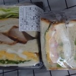 koubeyakicchinekusupuresu - チキン竜田・玉子・チーズとレタス3種サンド（通常583円が467円）と
                        フレッシュアボカド・海老・タマゴサラダサンド（通常648円が519円）を購入。
